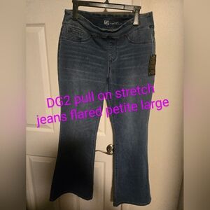 Nwt DG2 pull on vertical stretch flare jeans  PL